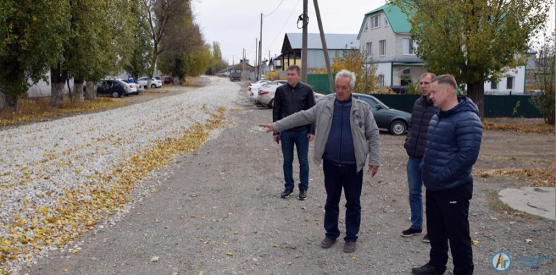 В Аткарске начали ремонт дороги для большегрузов