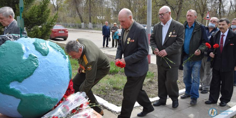В Аткарске наградили 13 ликвидаторов аварии на Чернобыльской АЭС 