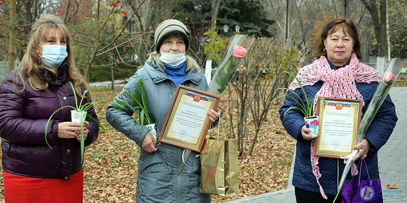 В Аткарске наградили активистов «Бабушкиного патруля»