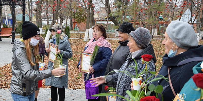 В Аткарске наградили активистов «Бабушкиного патруля»