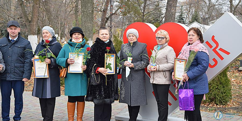 В Аткарске наградили активистов «Бабушкиного патруля»