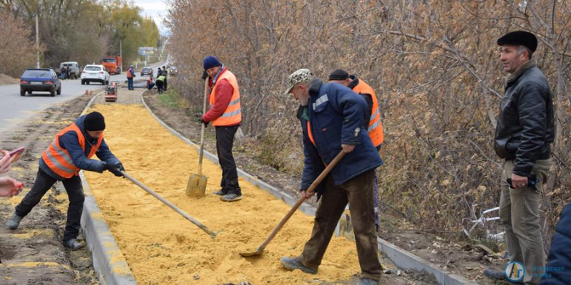 В Аткарске народные тропы превращаются в обустроенные тротуары