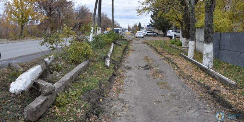 В Аткарске народные тропы превращаются в обустроенные тротуары