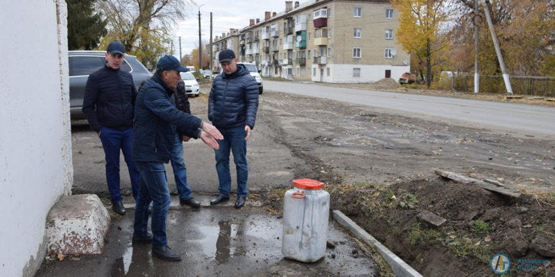 В Аткарске народные тропы превращаются в обустроенные тротуары