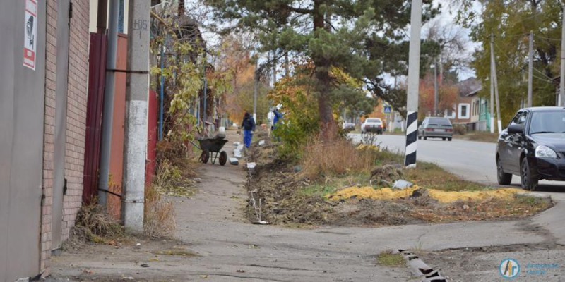 В Аткарске народные тропы превращаются в обустроенные тротуары