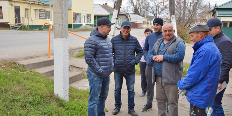 В Аткарске народные тропы превращаются в обустроенные тротуары