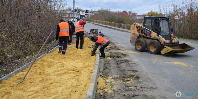 В Аткарске народные тропы превращаются в обустроенные тротуары