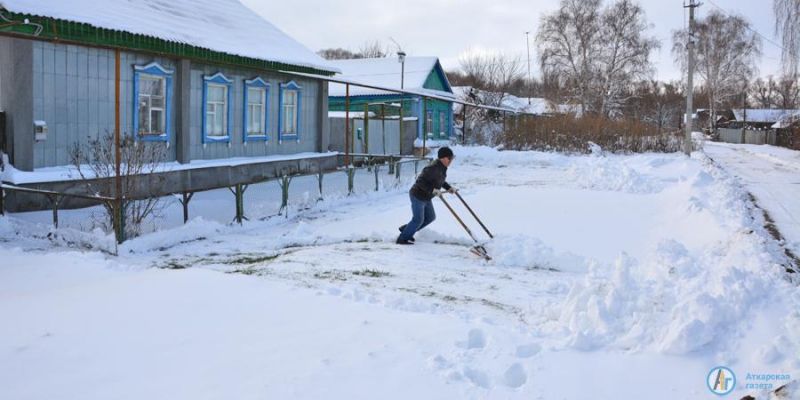 В Аткарске не расчищены менее 25% улиц и тротуаров