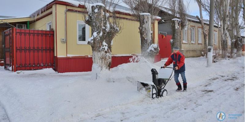 В Аткарске не расчищены менее 25% улиц и тротуаров