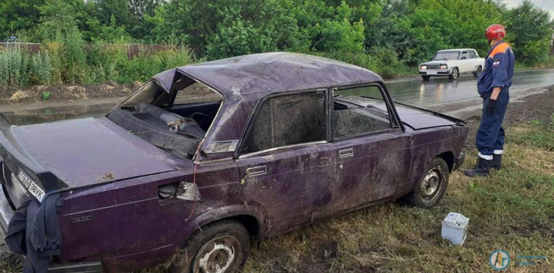 В Аткарске опрокинулась машина с трехлетним пассажиром