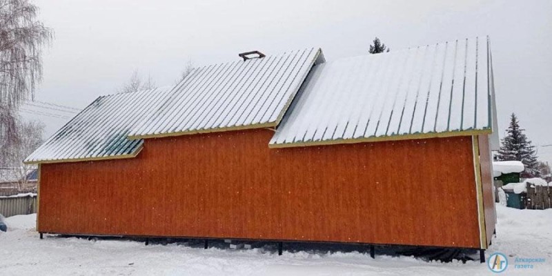 В Аткарске освятили купол и крест нового храма 