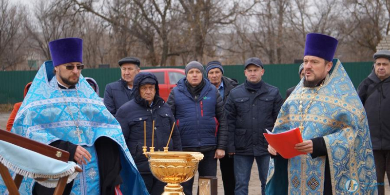 В Аткарске освятили строительство храма Алексия человека Божия