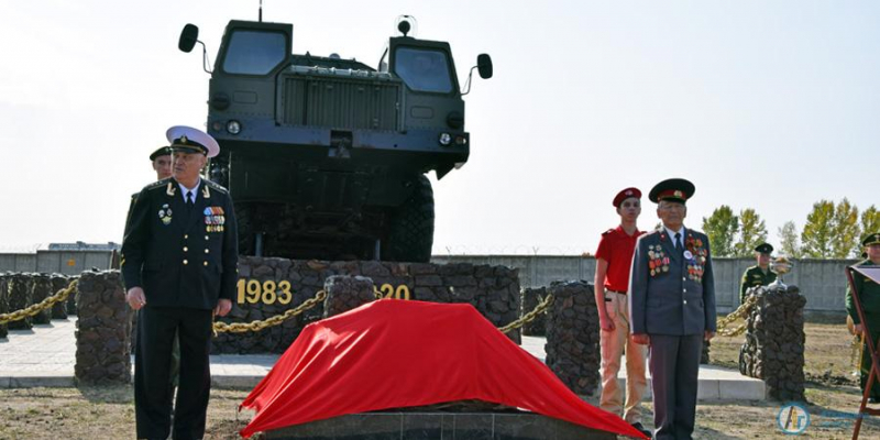 В Аткарске открыли памятник воинам-ракетчикам