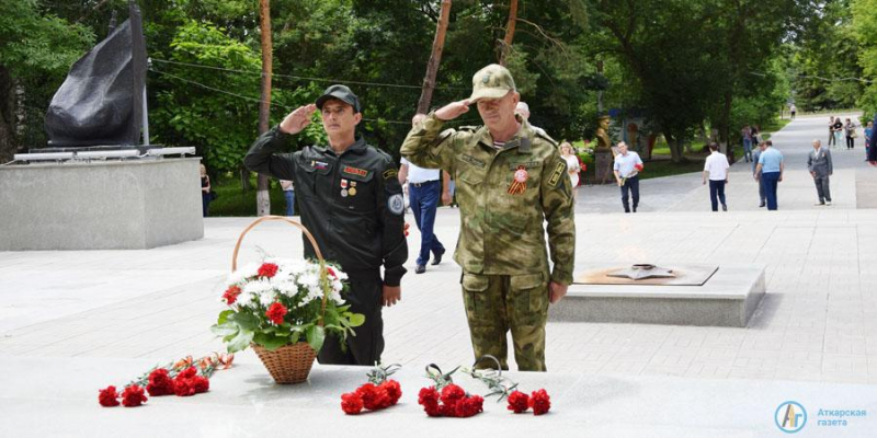 В Аткарске память павших в годы войны почтили минутой молчания 