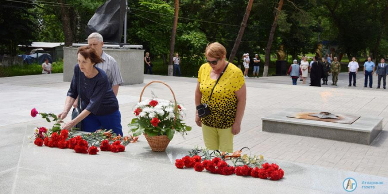 В Аткарске память павших в годы войны почтили минутой молчания 