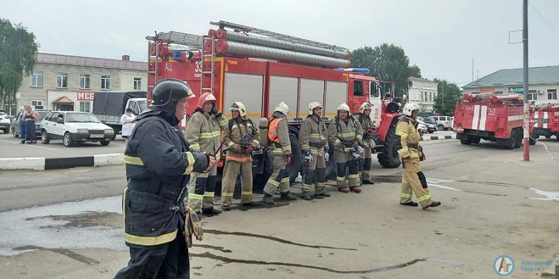 В Аткарске по пожарной тревоге эвакуировали посетителей Nсити