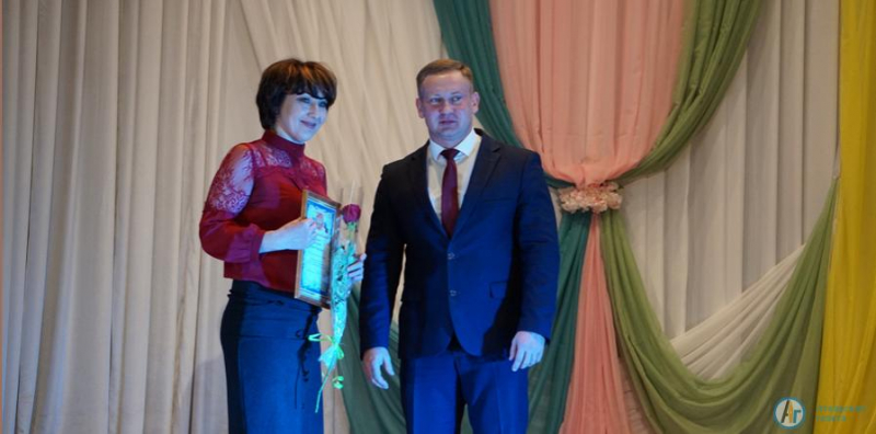 В Аткарске поздравили с 8 марта прекрасных и милых дам