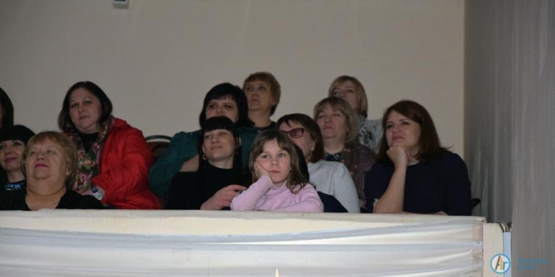 В Аткарске поздравили с 8 марта прекрасных и милых дам