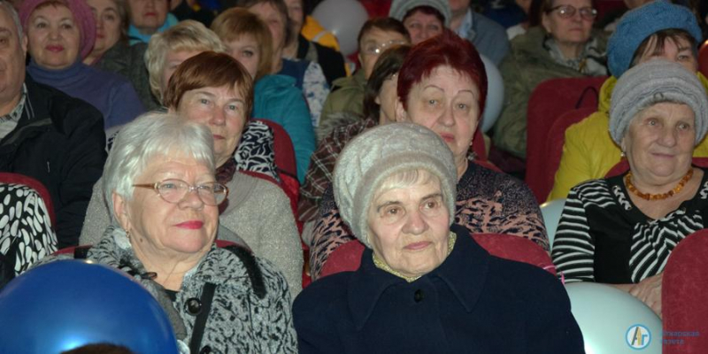 В Аткарске поздравили с 8 марта прекрасных и милых дам