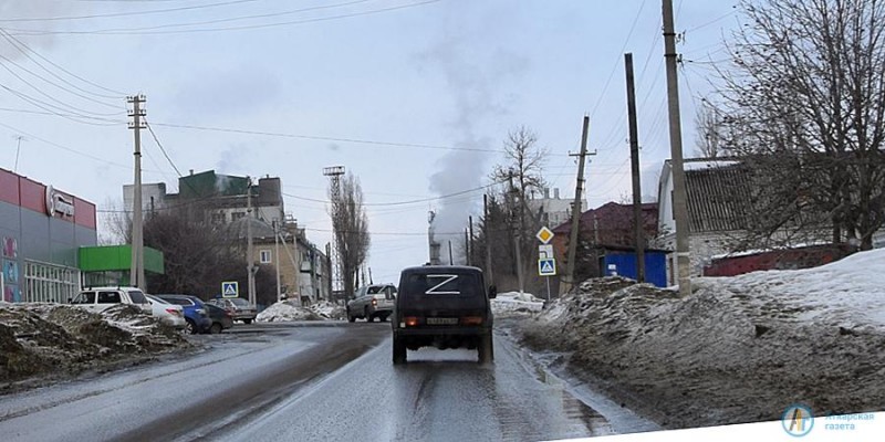 В Аткарске прошел автопробег в поддержку российской армии