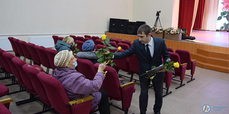 В Аткарске прошел первый праздничный концерт