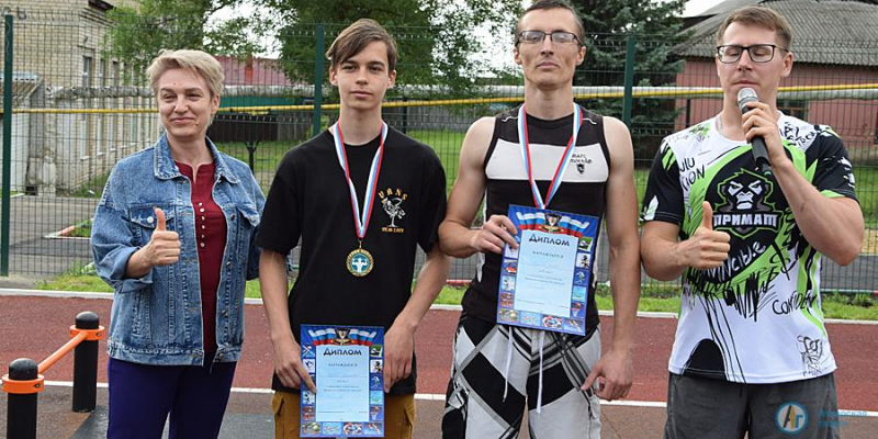 В Аткарске прошли дебютные соревнования по воркауту