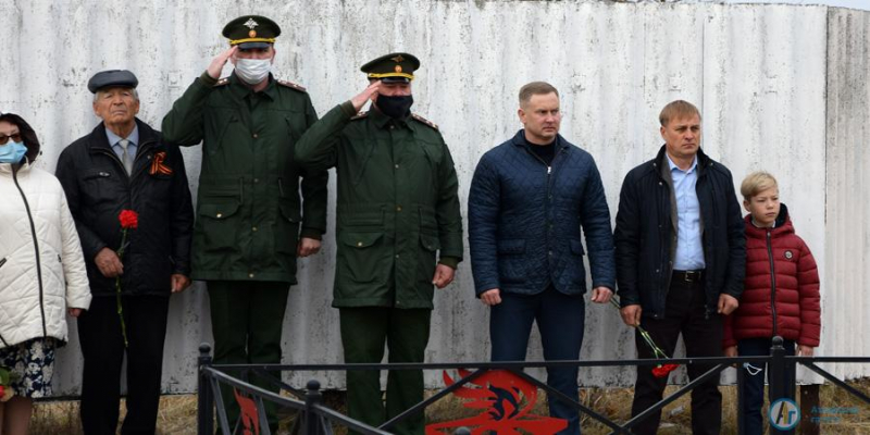 В Аткарске с воинскими почестями захоронили останки советских солдат