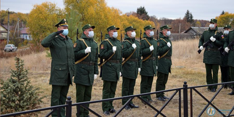 В Аткарске с воинскими почестями захоронили останки советских солдат