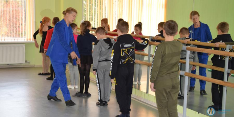 В Аткарске состоялись первые занятия в новом танцевальном зале