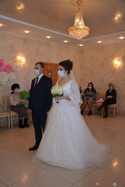 В Аткарске сыграли первую свадьбу 2022 года 