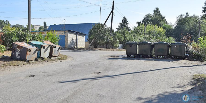 В Аткарске установили современные мусорные баки