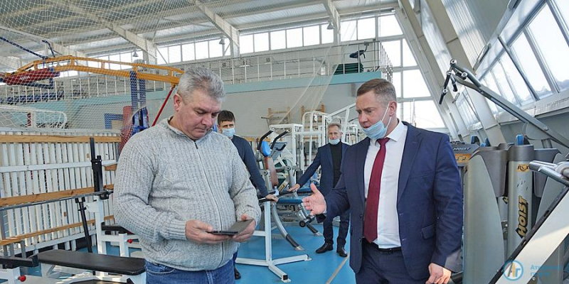 В аткарском «Дельфине» появятся новые силовые тренажеры
