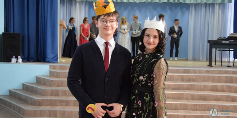 В Аткарском колледже выбрали короля и королеву 