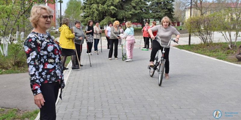 В Аткарском парке работала «Мобильная точка здоровья» 