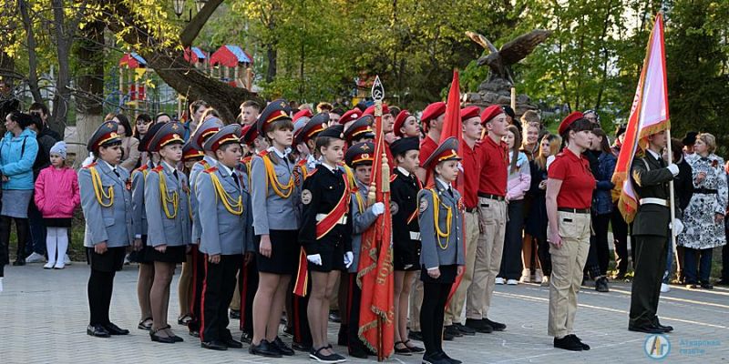 В Аткарском парке зажглись сотни «Свечей памяти»