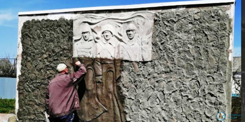 В Аткарском районе к 9 мая реставрируют сельские мемориалы