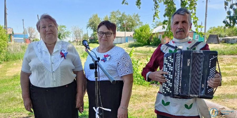 В аткарском селе пели песни о любви к Родине