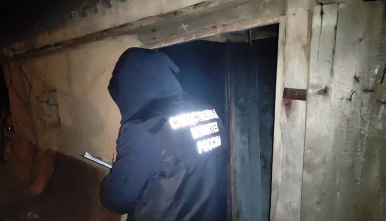 В бане обнаружили труп мужчины с кровоподтеками