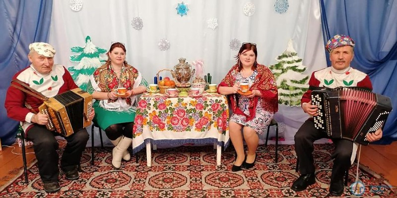 В Большеекатериновском ДК звучали веселые мелодии народных песен