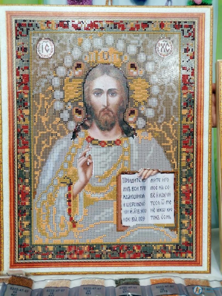 В Большой Екатериновке мать и дочь вяжут уникальные вещи