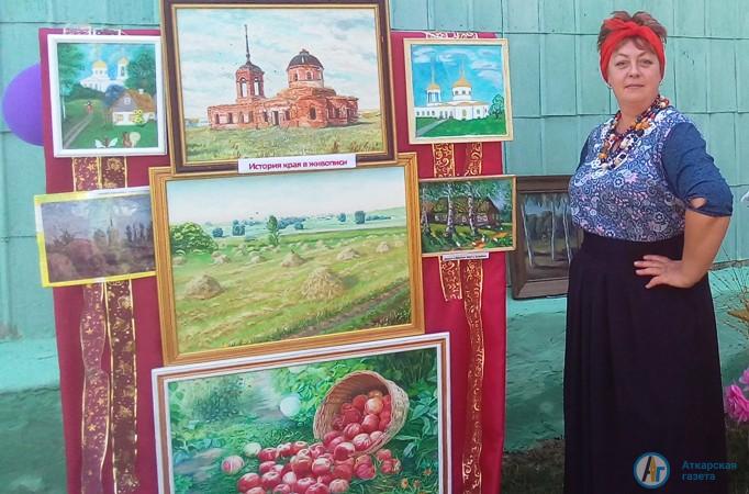 В Большой Екатериновке открылась выставка аткарских художников