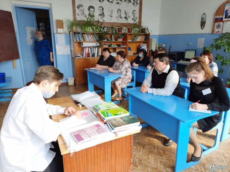 В Большой Екатериновке школьники целый день управляли селом