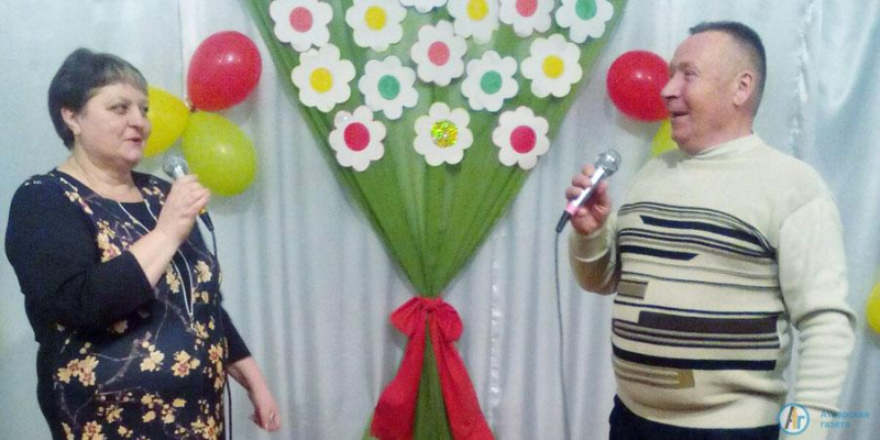 В Большой Екатериновке женщин поздравили трогательными телеграммами