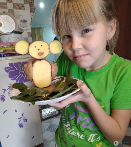 В Большой Осиновке провели онлайн-выставку "Дары осени"