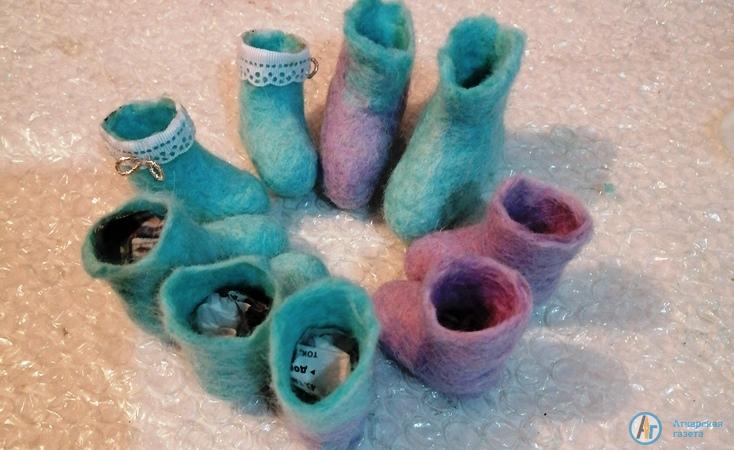 В Даниловке прошел мастер-класс по валянию валенок