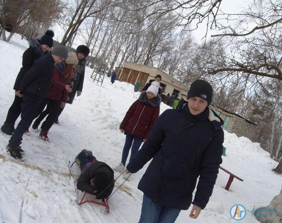 В Даниловке знамя "Зарницы" вручили команде "зеленых"