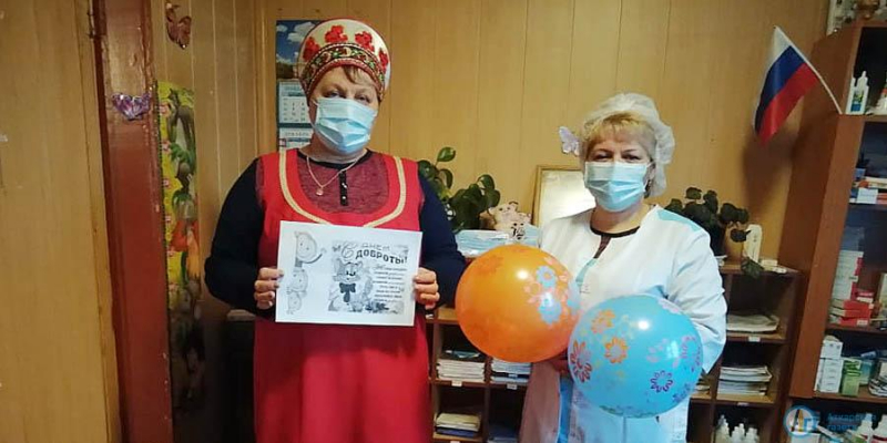 В «День доброты» в Большой Екатериновке дарили воздушные шары