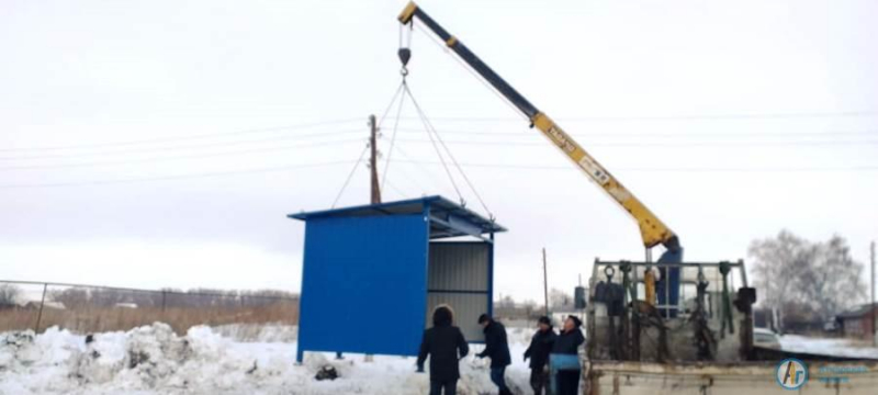 В деревне Синельниково появилась остановка для школьного автобуса