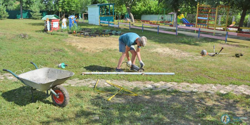 В детском саду "Яблочко" установили новое ограждение