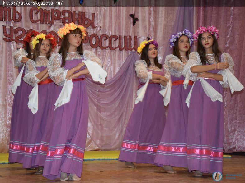 В Елизаветино отметили 100 лет со дня рождения села